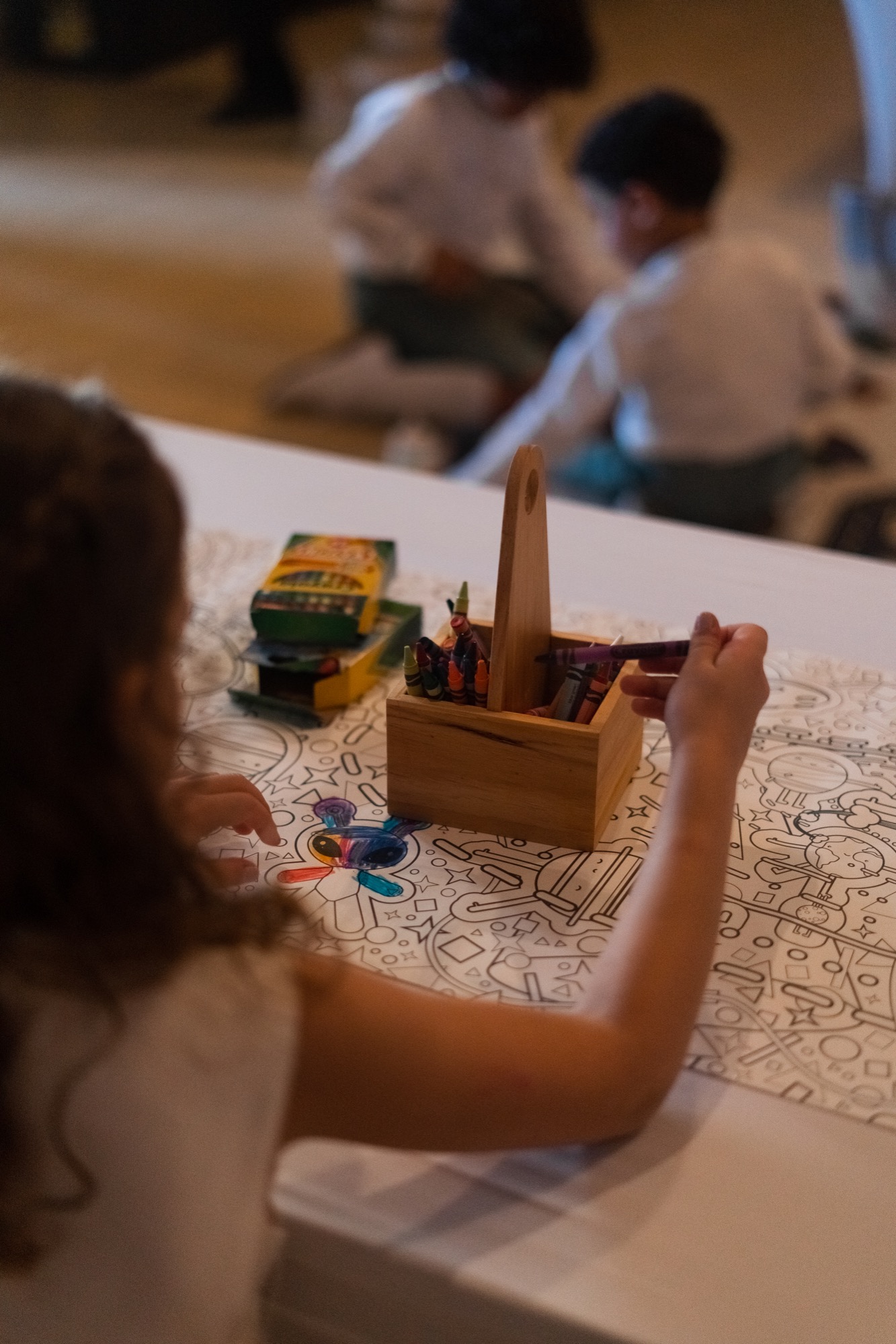 How to Keep Kids Entertained at a Wedding: 12 Ideas That Actually Work